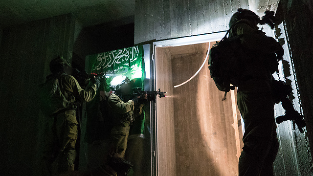 Commando units in action (Photo: IDF Spokesperson's Unit)