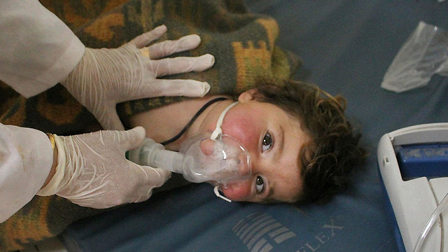 ילד שנפגע במתקפה הכימית באידליב (צילום: AP) (צילום: AP)