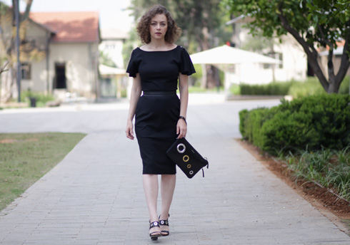 גילי קנלבאום, סגנית עורכת ועורכת עיצוב: השמלה השחורה הקטנה. עם קלאסיקה לא מתווכחים (צילום: אסף ליברפרוינד)