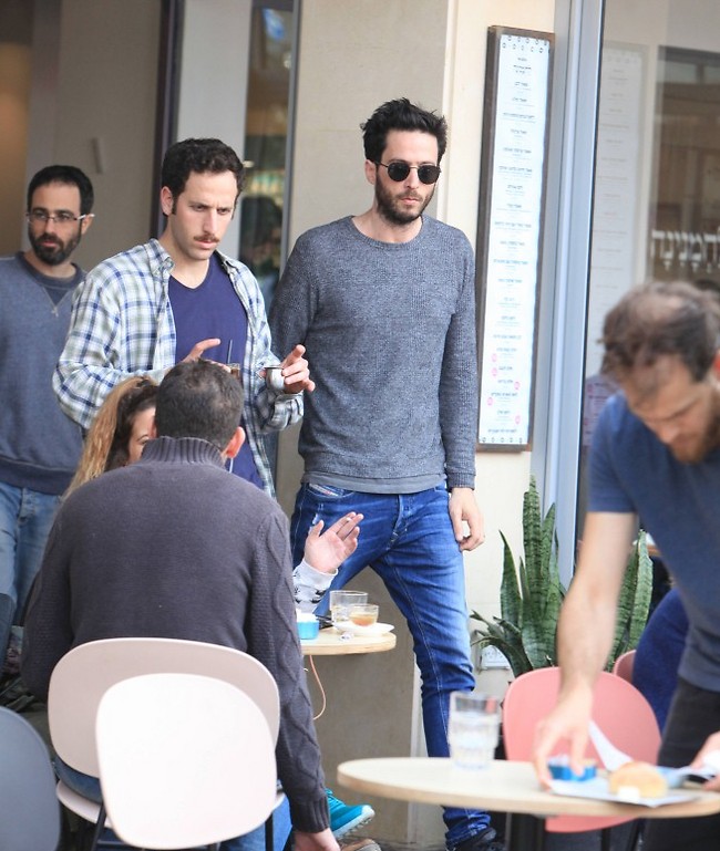 הפתעה! עידו רוזנבלום (צילום: מוטי לבטון) הפתעה! עידו רוזנבלום (צילום: מוטי לבטון)
