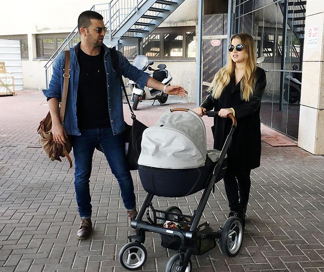 מחכים לתמונה המשפחתית עם כל הדור הבא של המה קשורים (צילום: צ'ינו) מחכים לתמונה המשפחתית עם כל הדור הבא של המה קשורים (צילום: צ'ינו)