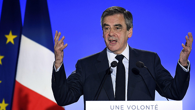 ביקש מהצרפתים להתרכז בתוכניות שלו ולא בו. פרנסואה פיון (צילום: AP) (צילום: AP)