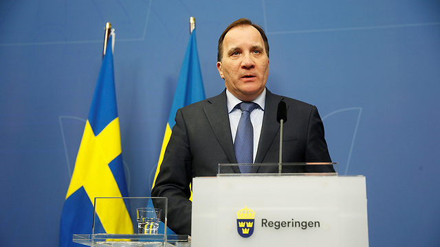 ראש ממשלת שבדיה. מתנגדי המהגרים נושפים בעורפו (צילום: רויטרס) (צילום: רויטרס)