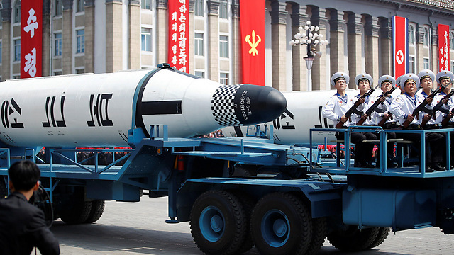 הטילים שהציגה צפון קוריאה במצעד (צילום: רויטרס) (צילום: רויטרס)