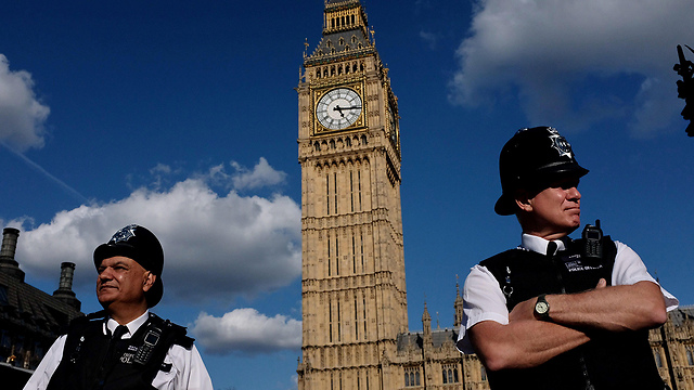 לונדון ירדה מאירוח קטע הפתיחה (צילום: AFP) (צילום: AFP)