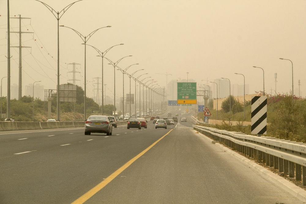 Загрязнение воздуха в Израиле. Фото: k45025 Rita K shutterstock