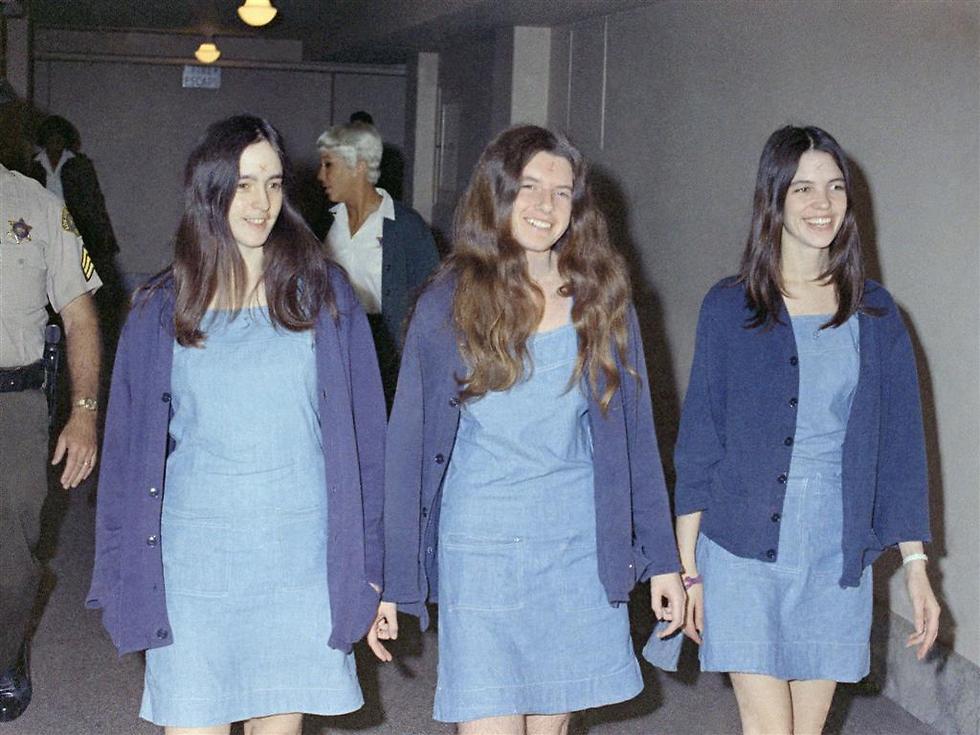 הנערות של צ'רלס מנסון בבית המשפט, 1970 ()