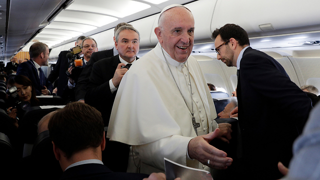 The pope on his flight to Egypt (Photo: AP)