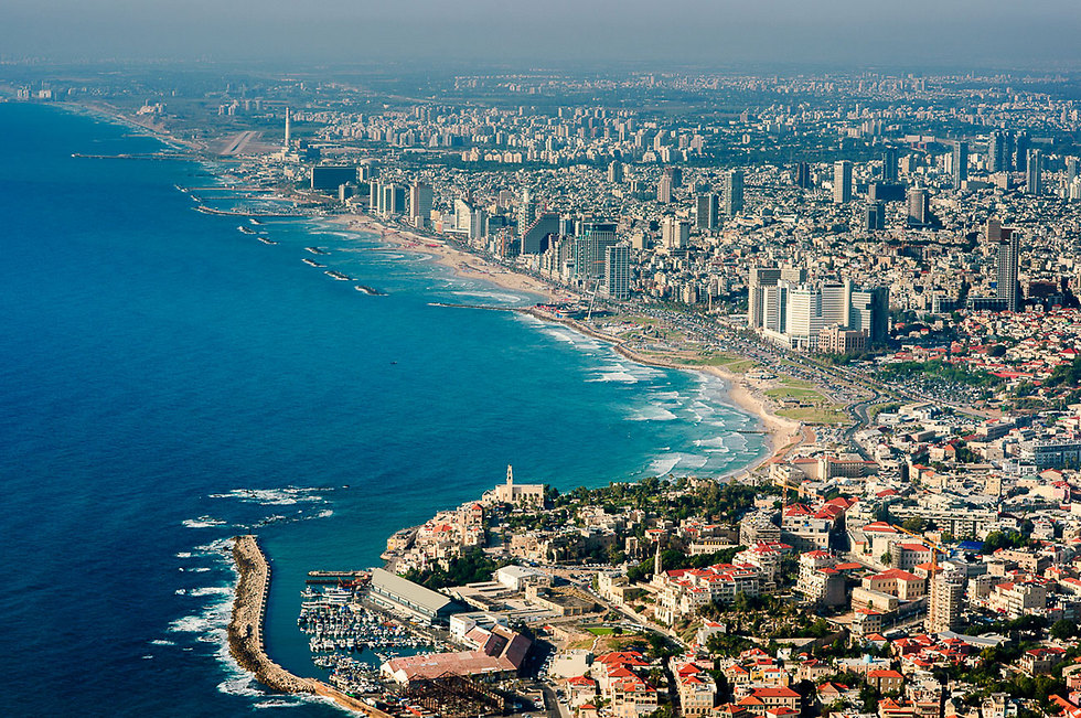Порт Яффо на фоне Тель-Авива. Фото: Исраэль Бардуго