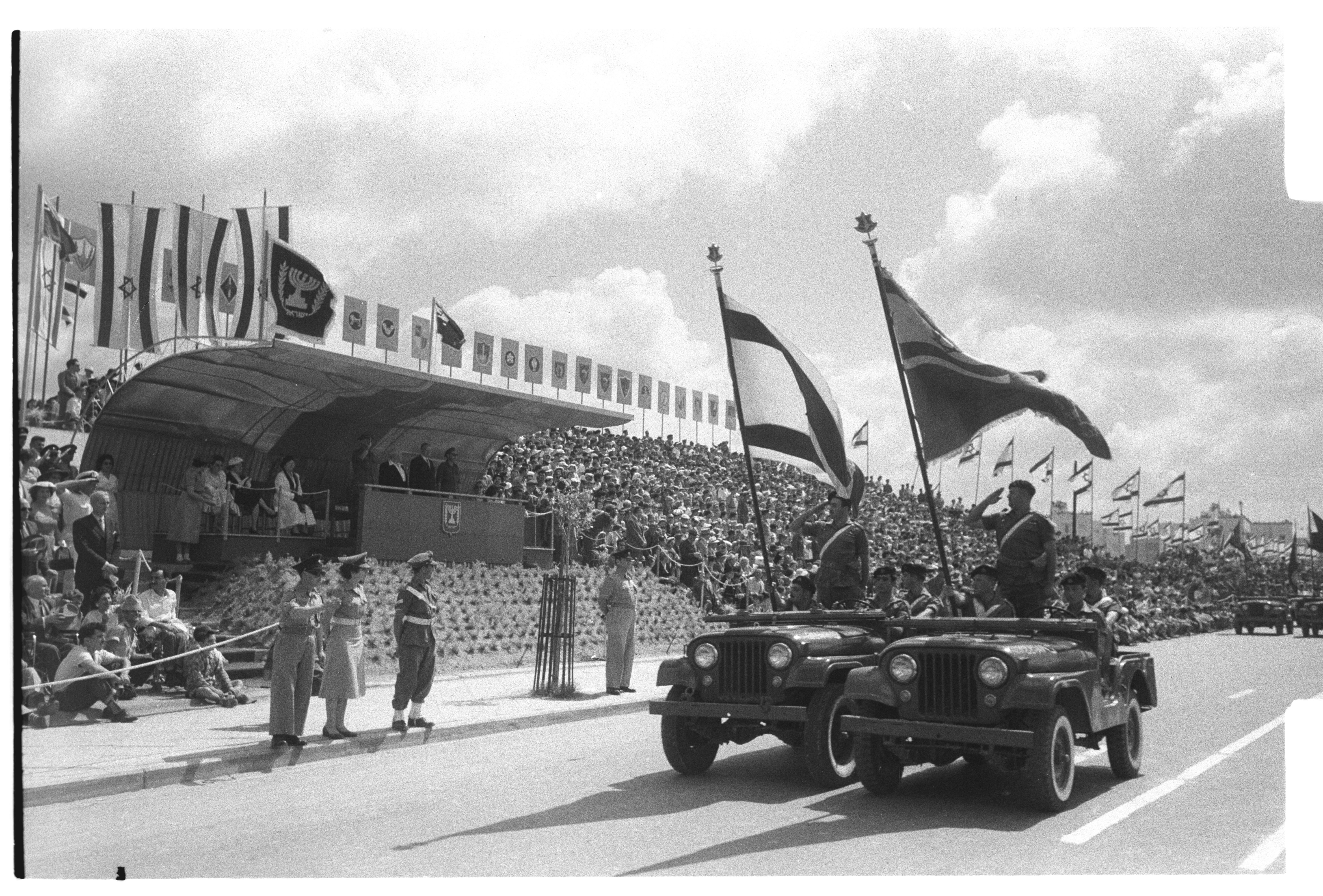 1957 год. Военный парад в Тель-Авиве 1957 год. Военный парад в Тель-Авиве