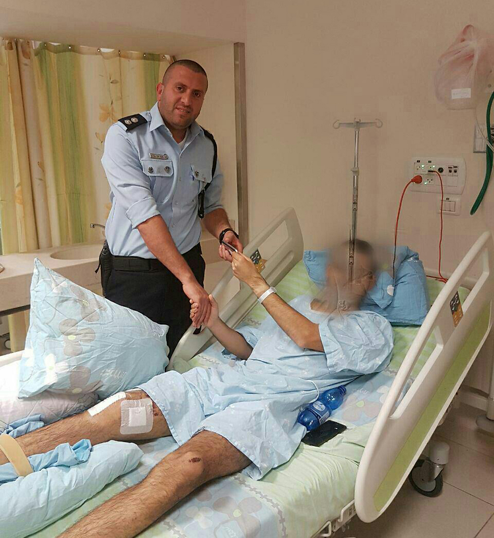 המכשיר מוחזר לבעליו הפצוע בבית החולים (צילום: דוברות המשטרה) (צילום: דוברות המשטרה)