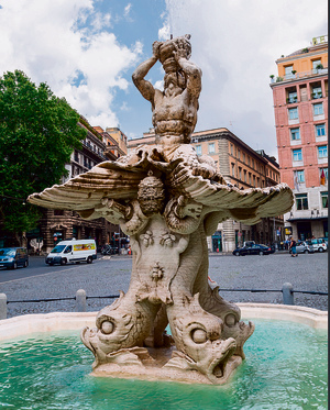 Piazza Barberini in Rome. Sculpture saved at the last minute (Photo: Shutterstock)