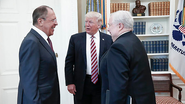 The meeting. R to L: Kislyak, Trump, Lavrov (Photo: EPA)