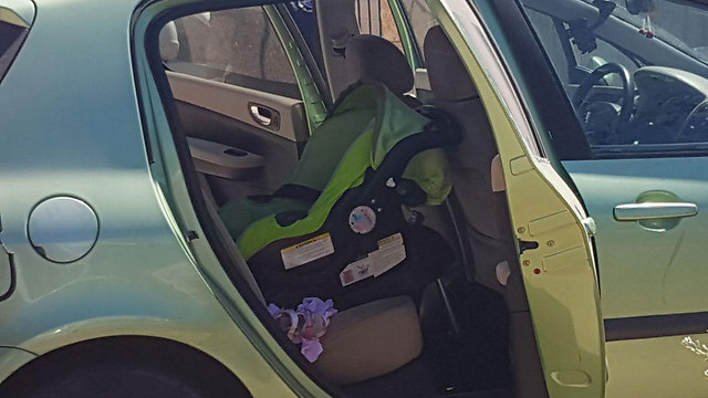 הרכב שבו הושארה התינוקת (צילום: יאיר שגיא) (צילום: יאיר שגיא)