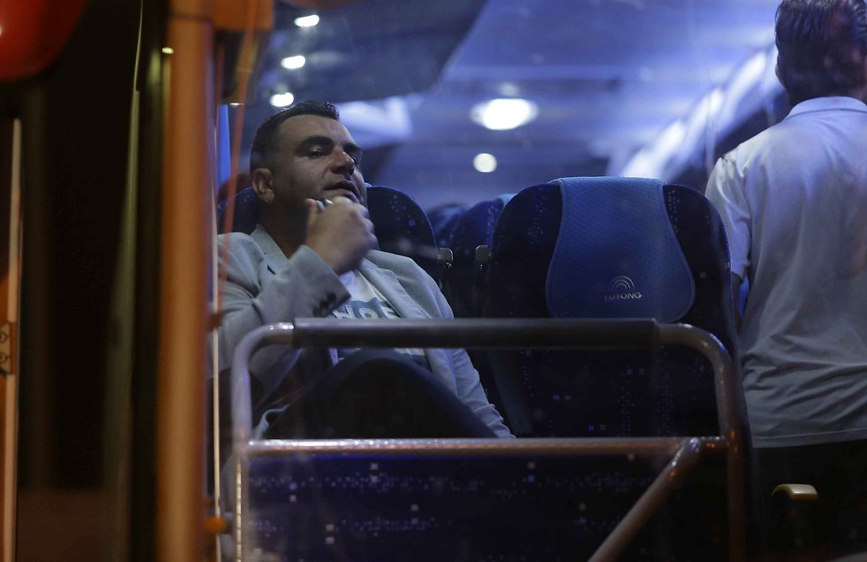 מנחם קורצקי באוטובוס (צילום: ראובן שוורץ) (צילום: ראובן שוורץ)