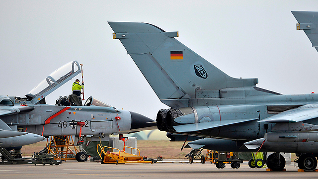 מטוסי "טורנדו" גרמניים בבסיס חיל האוויר הטורקי (צילום: AFP) (צילום: AFP)