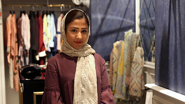 "רוב הצעירים רוצים להגר מאיראן למען הזדמנויות טובות יותר". סומאייה פארחנג'אד, מעצבת בגדי נשים (צילום: AP) (צילום: AP)