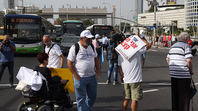 Disabled protest in Tel Aviv (Photo: Motti Kimchi)