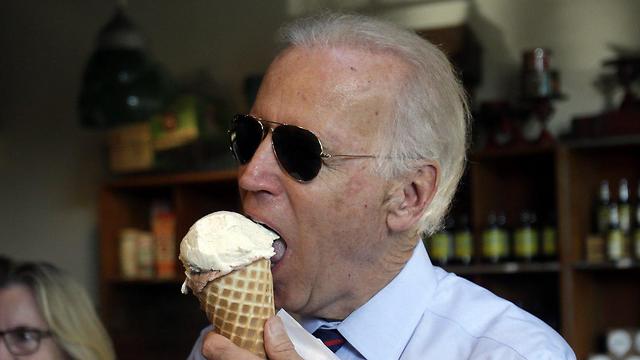 חובב גלידות מושבע. ביידן (צילום: AP) (צילום: AP)