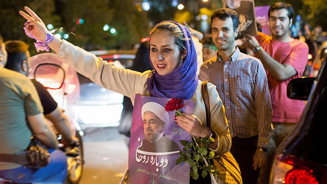 Rouhani supporters (Photo: Reuters)