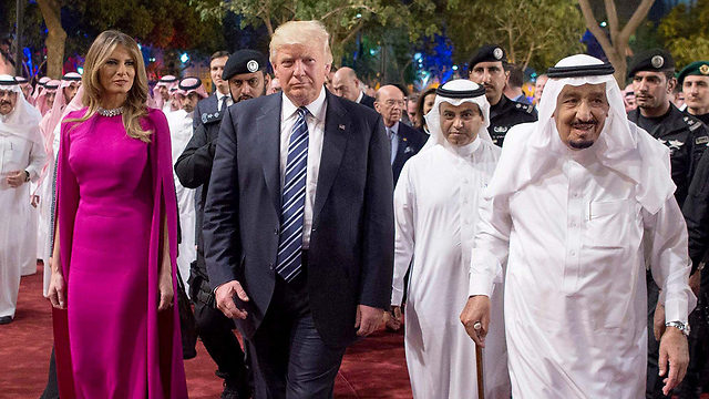 סלמאן מלך סעודיה ובני הזוג טראמפ (צילום: EPA) (צילום: EPA)
