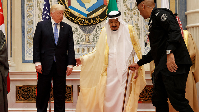 נשיא ארה"ב עם מלך סעודיה סלמאן בריאד (צילום: AP) (צילום: AP)