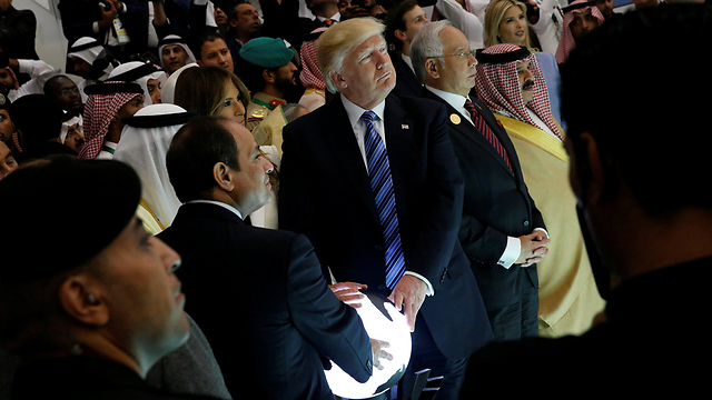 Sisi and Trump at a summit in Riyadh (Photo: Reuters )