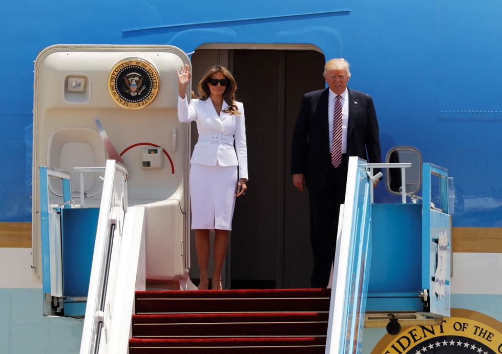 נשיא ארצות הברית דונלד טראמפ ורעייתו מלניה טראמפ נוחתים בשדה התעופה בן גוריון (צילום: Reuters)