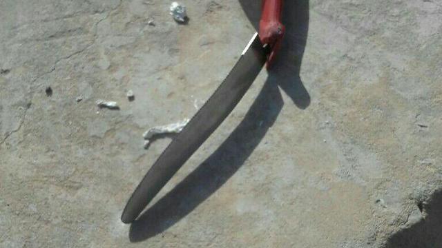 Knife used by the attacker (Photo: Israel Police) (Photo: Israel Police)