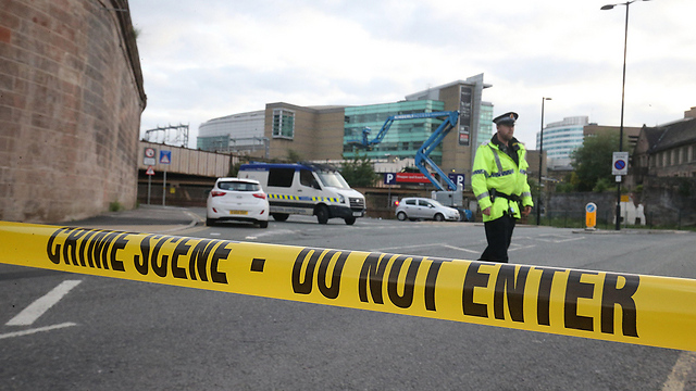 מחבל מתאבד התפוצץ באולם הארנה במנצסטר באנגליה 22 הרוגים  מעל ל 50 פצועים קשה  77994210100791640360no