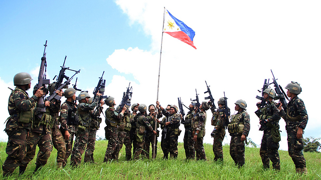צבא הפיליפינים במינדנאו. עשרות שנים של אלימות (צילום: AFP) (צילום: AFP)