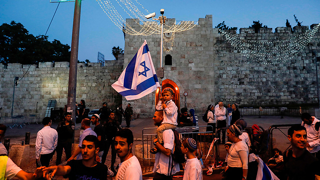 ריקוד הדגלים בירושלים (צילום: AFP) (צילום: AFP)