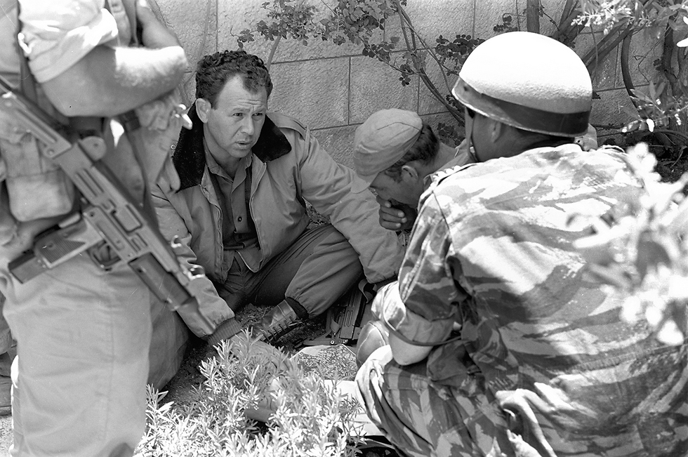 Col. Motta Gur during fighting in Jerusalem in the Six-Day War (Photo: Defense Ministry)