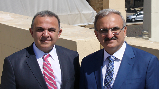 R-L Antalya governorn, Turkish ambassador to Israel