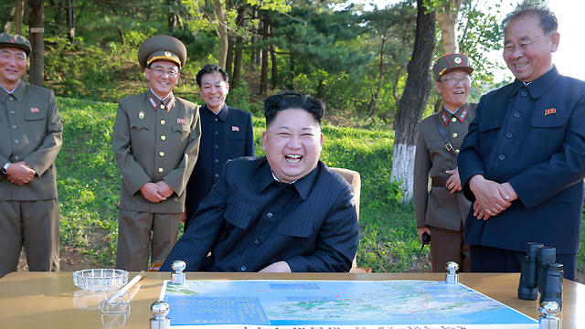 טען שהדרום קוריאנים והאמריקנים זממו לחסל אותו. קים ג'ונג און (צילום: רויטרס) (צילום: רויטרס)