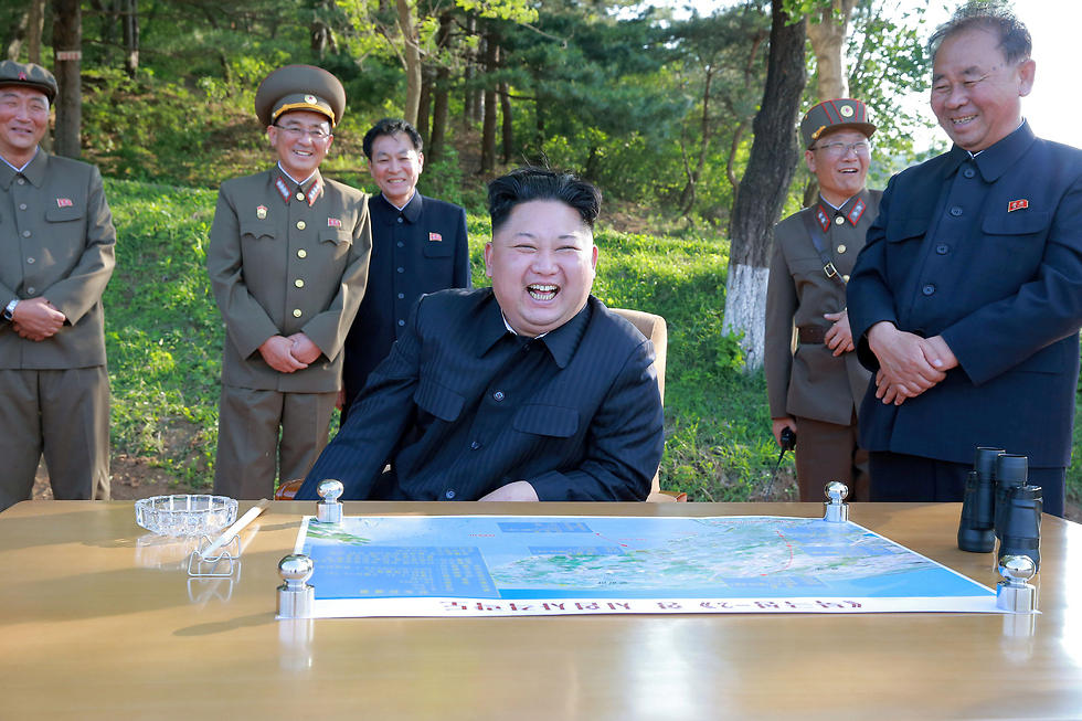 Kim Jong-un supervising the weapon test (Photo: Reuters) (Photo: Reuters)