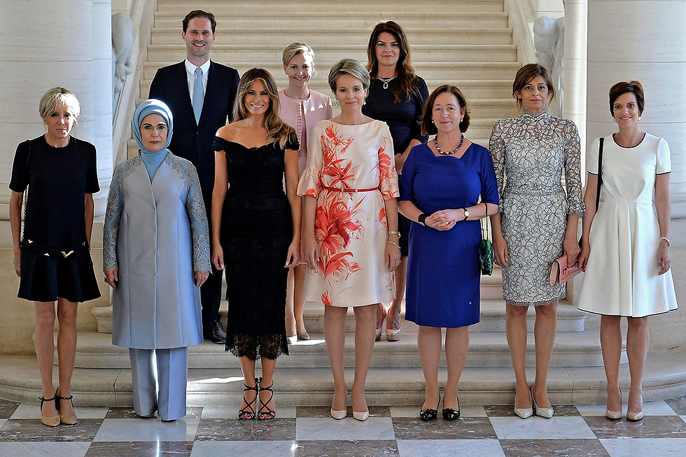 Супруги первых лиц стран - членов НАТО. Фото: EPA