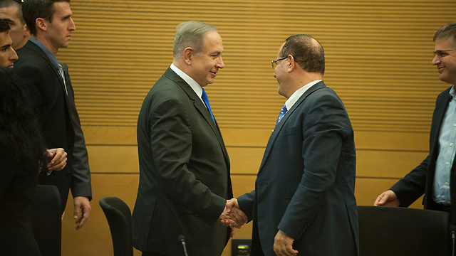 Netanyahu (L) and Kara. Whoever still believes that beyond the prime minister’s personal whims, there is still a country to run here, was amazed by this appointment (Photo: Yoav Dudkevitch)