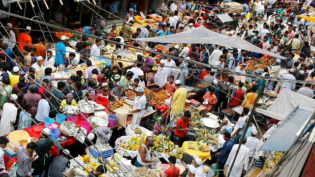 דאקה, בנגלדש. 161 מיליון איש חיים במדינה המוסלמית (צילום: AFP) (צילום: AFP)