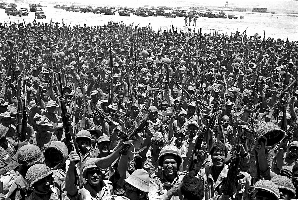 IDF troops in Sinai celebrating the end of the 1967 Six-Day War (Photo: AP)