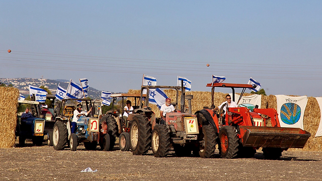 Yokne'am breaks out the tractors (Photo: Maya Shekel)