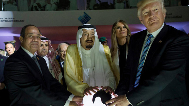 Встреча Трампа с Ас-Сиси в Саудовской Аравии. Фото: AP / Saudi Press Agency