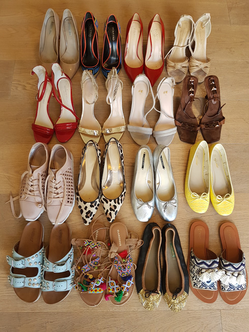 "יש לי מעל 100 זוגות נעליים בארון, שאת רובם אני לא נועלת". מארונה של גליק (צילום: שירלי גליק)