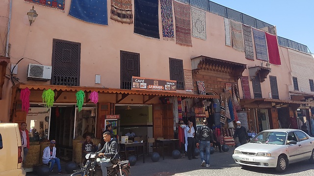 רחוב טיפוסי בעיר העתיקה במרוקו (צילום: נועה גליקשטיין-קרן) (צילום: נועה גליקשטיין-קרן)