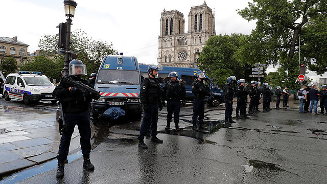 Outside the cathedral (Photo: Reuters)