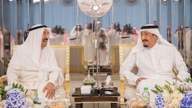 Emir of Kuwait and Saudi king (Photo: Twitter)