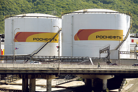 Цистерна с нефтью РОСНЕФТЬ, Фото: Bloomberg