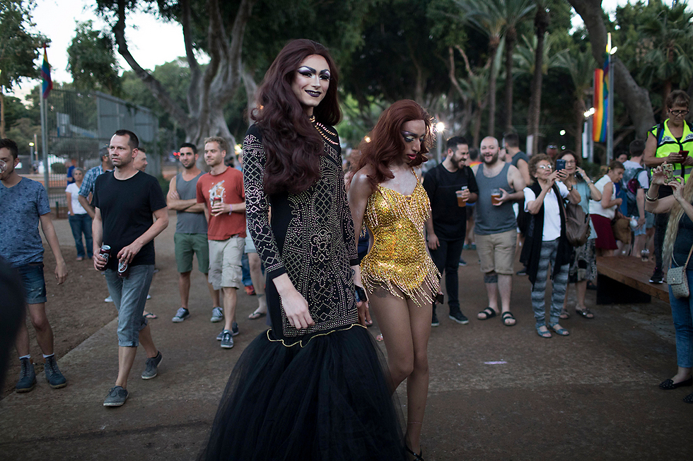 לפני מצעד הגאווה: אירוע הוויגסטוק בכיכוב מלכות דראג נערך בגן מאיר בתל אביב  (צילום: EPA) (צילום: EPA)