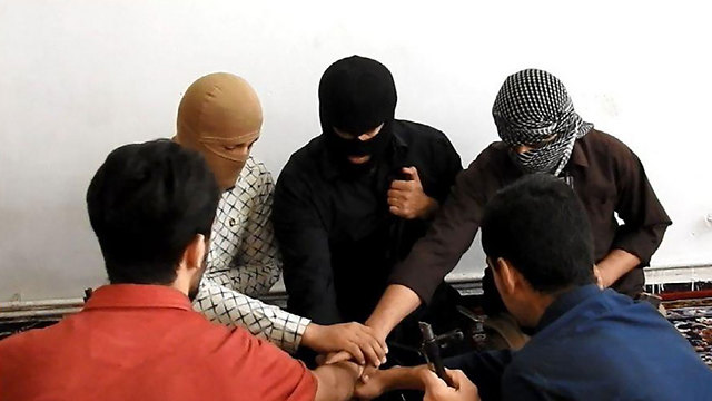 המחבלים של דאעש לפני מתקפת הטרור ביוני ()