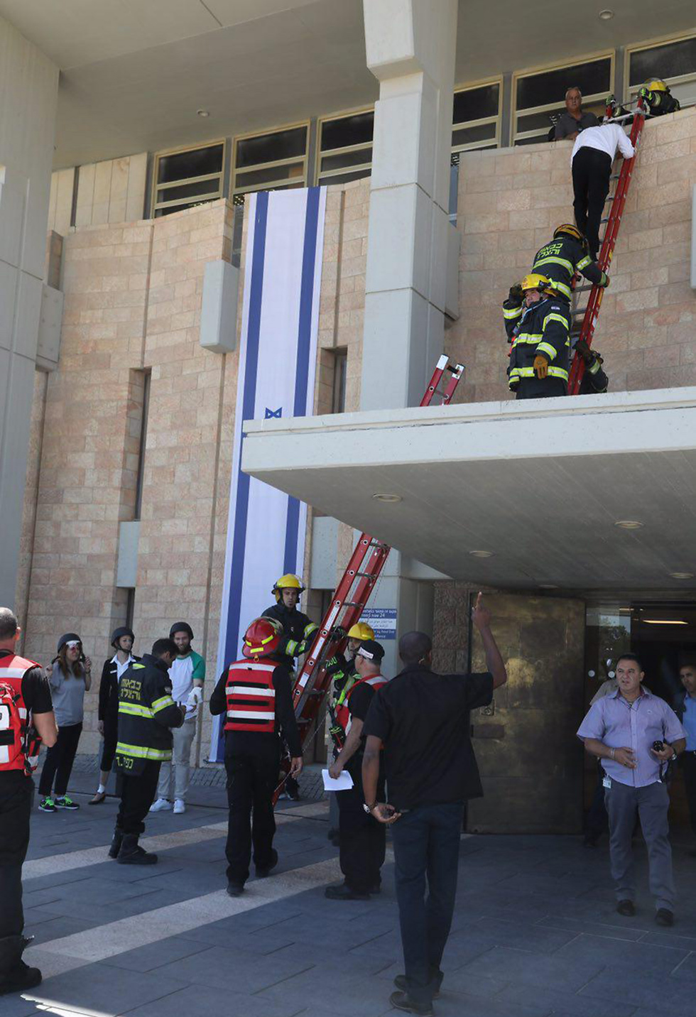 Earthquake drill at the Knesset (Photo: Yitzhak Harari, Knesset)